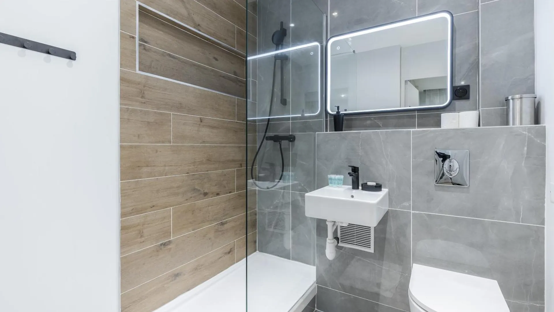 Versigny Heart Of 18Th Cosy Studio Apartment Paris