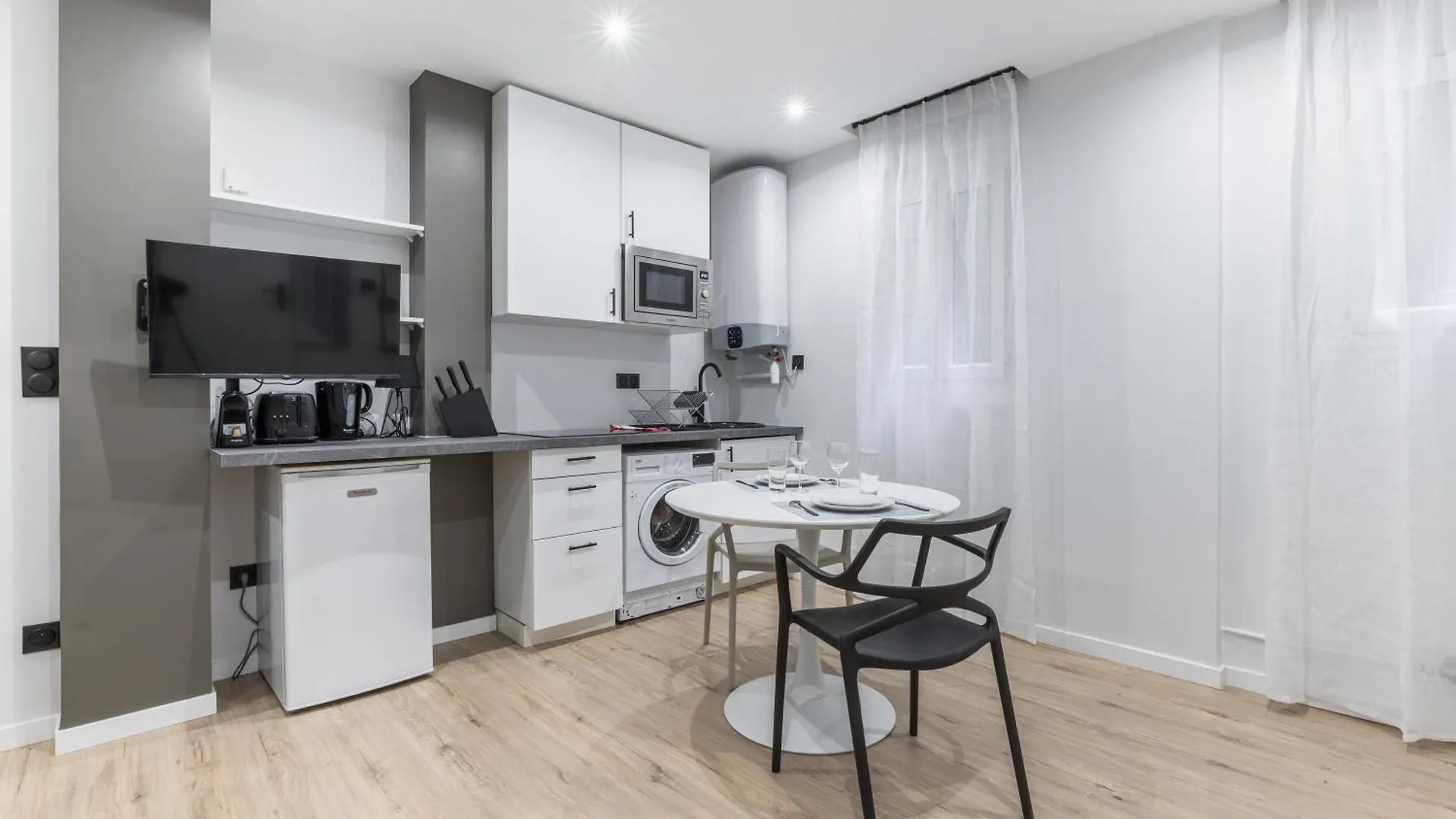 Versigny Heart Of 18Th Cosy Studio Apartment Paris France