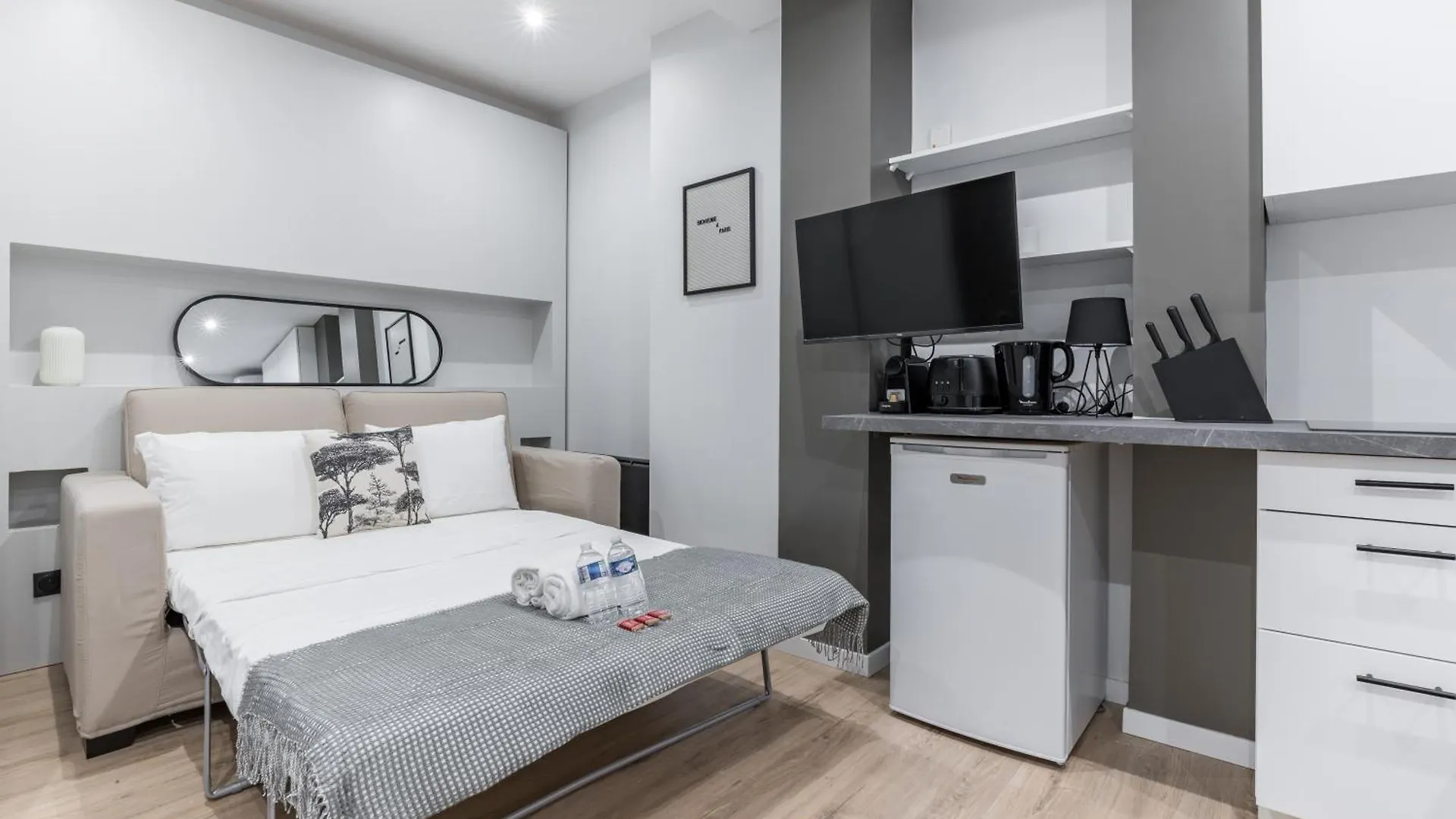 Versigny Heart Of 18Th Cosy Studio Apartment Paris